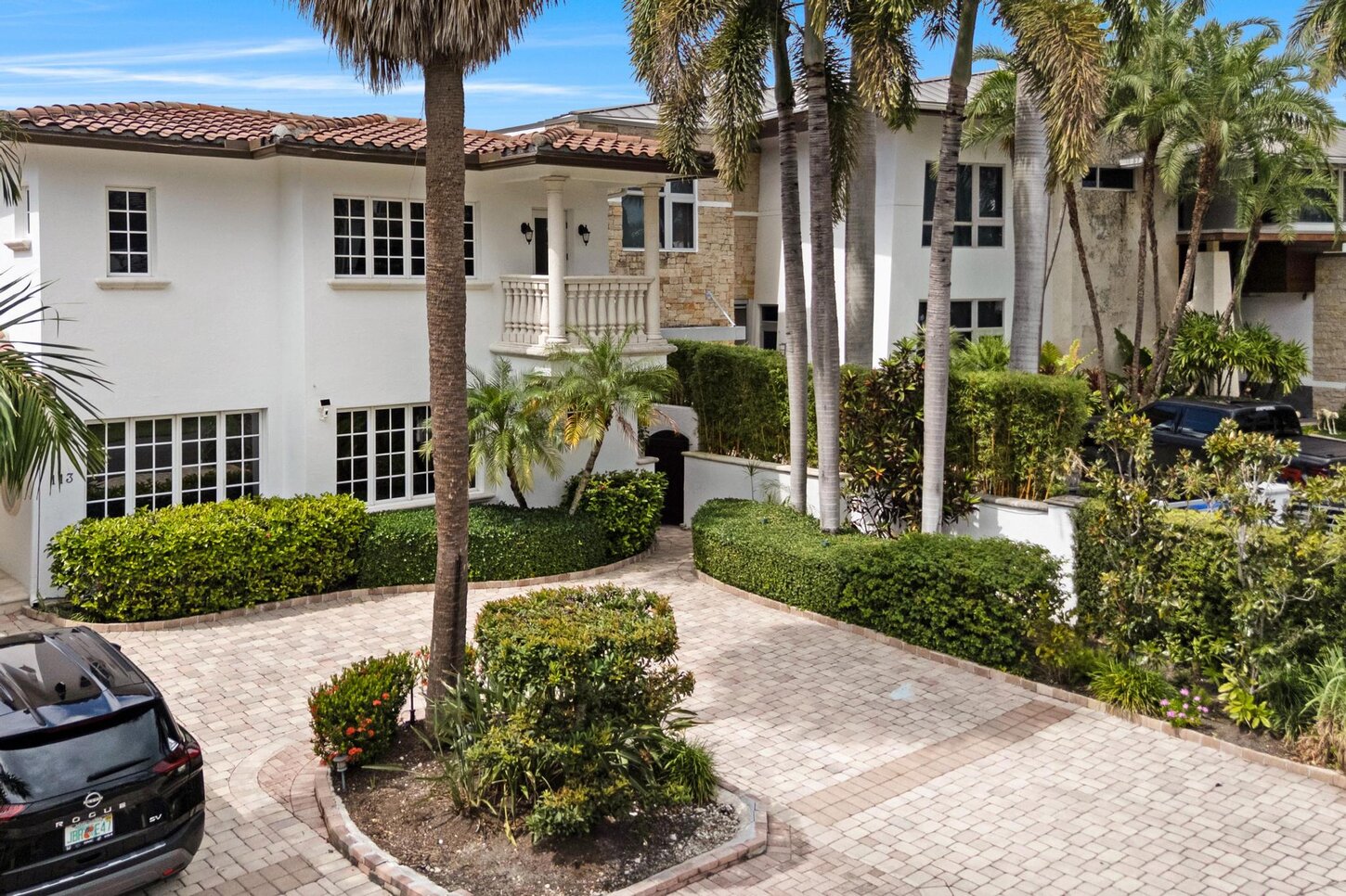 Driveway, up to 5 cars